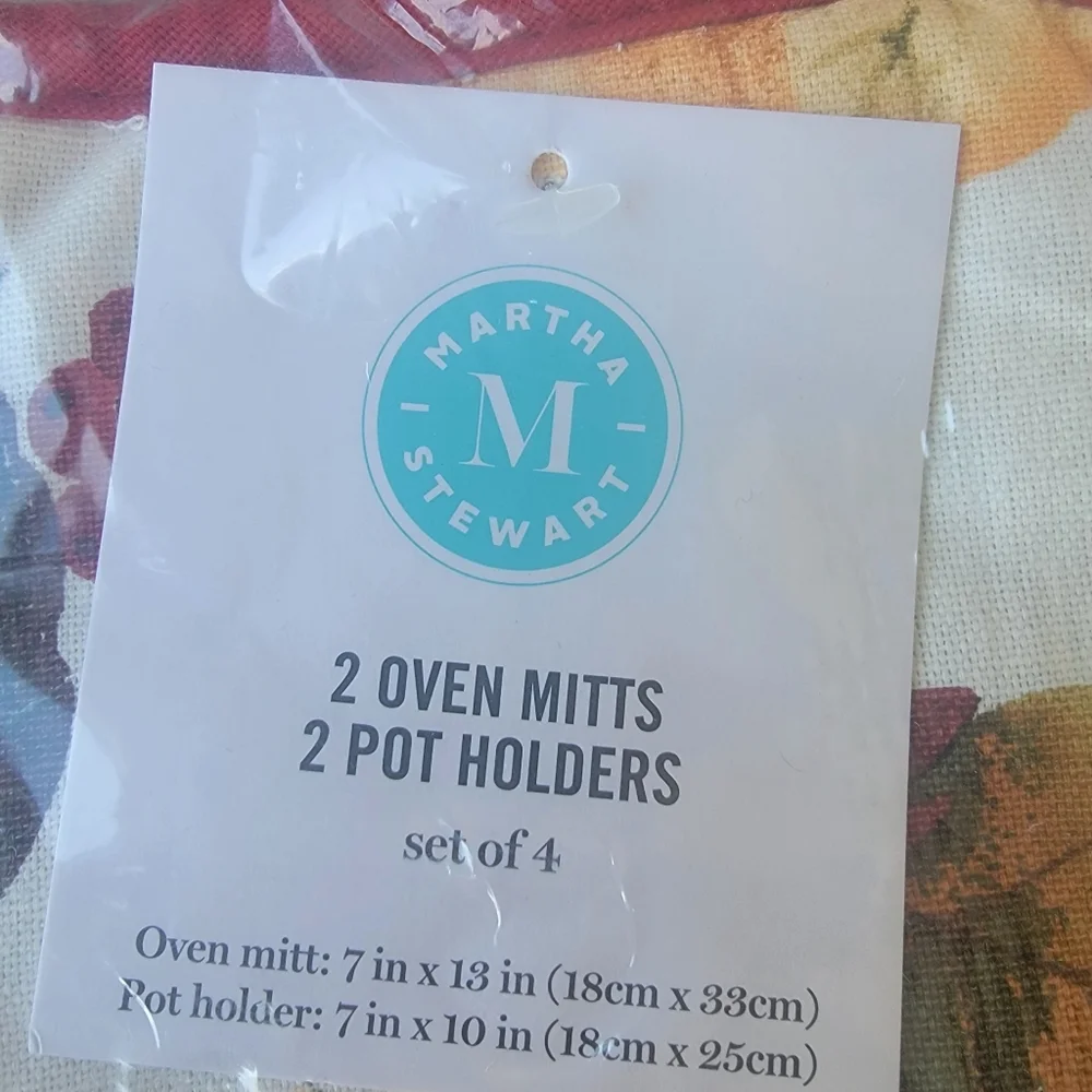 Martha Stewart NWT Berry Special Oven Mitts and Pot Holders Set
